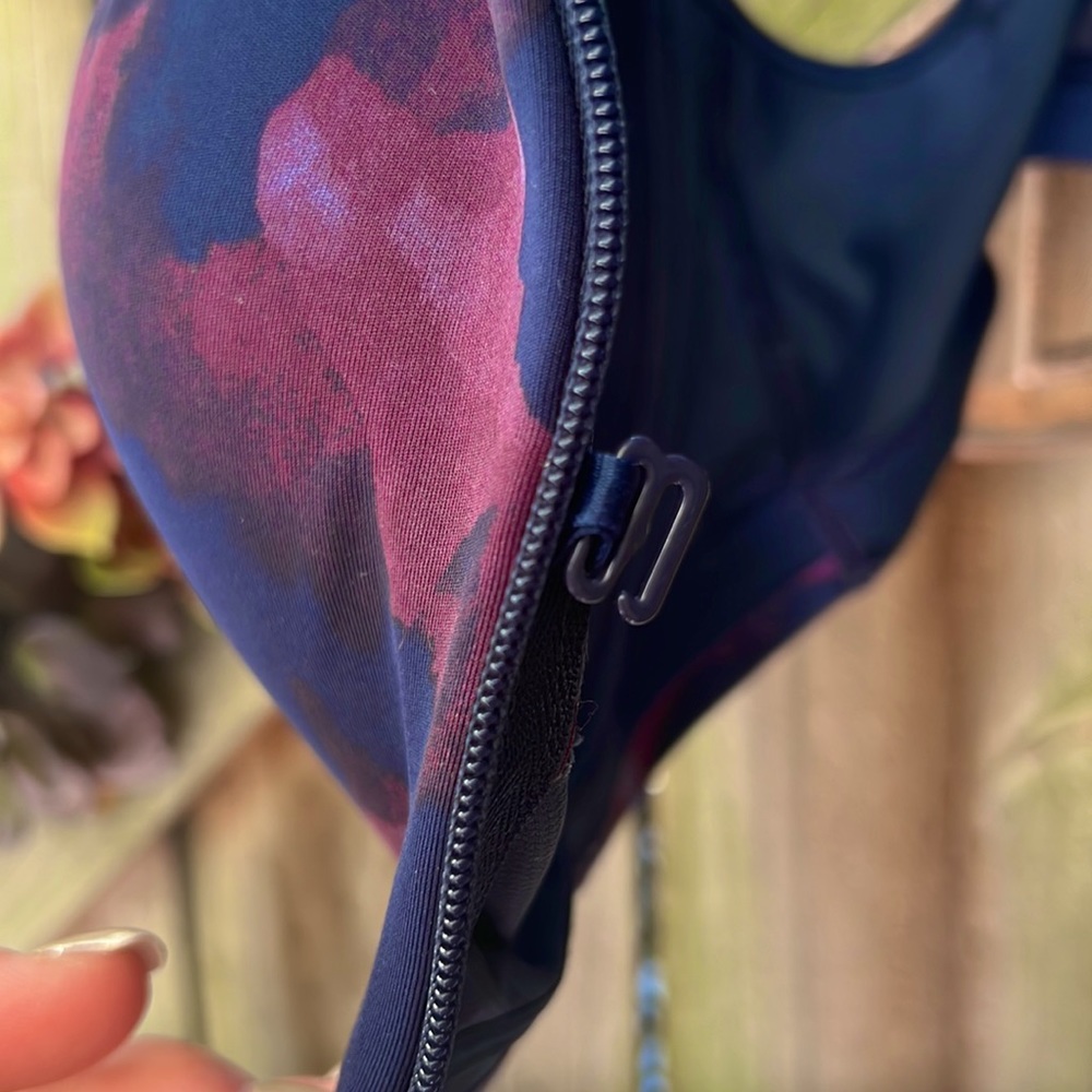 Sports Bra - Picture 6 of 7
